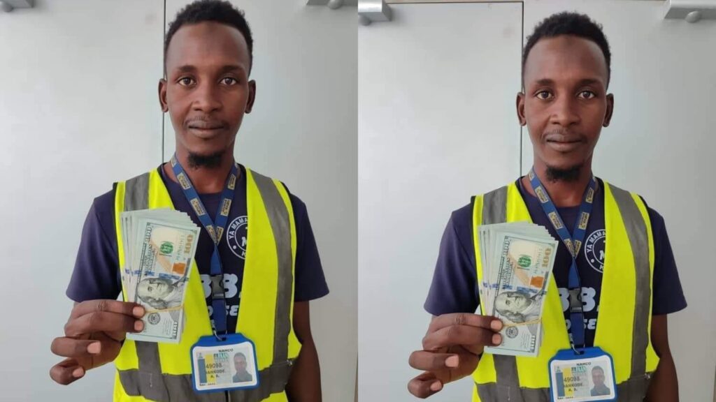 Nigerian Airport cleaner returns $10,000 he found in an aircraft